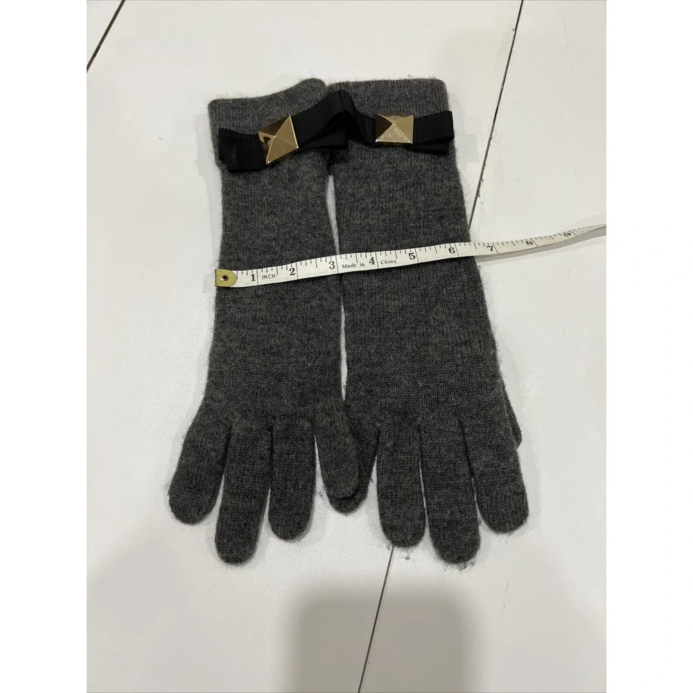 Kate Spade Gray Tech Friendly Bow Knit Long Gloves PSRU1308 Different Size?